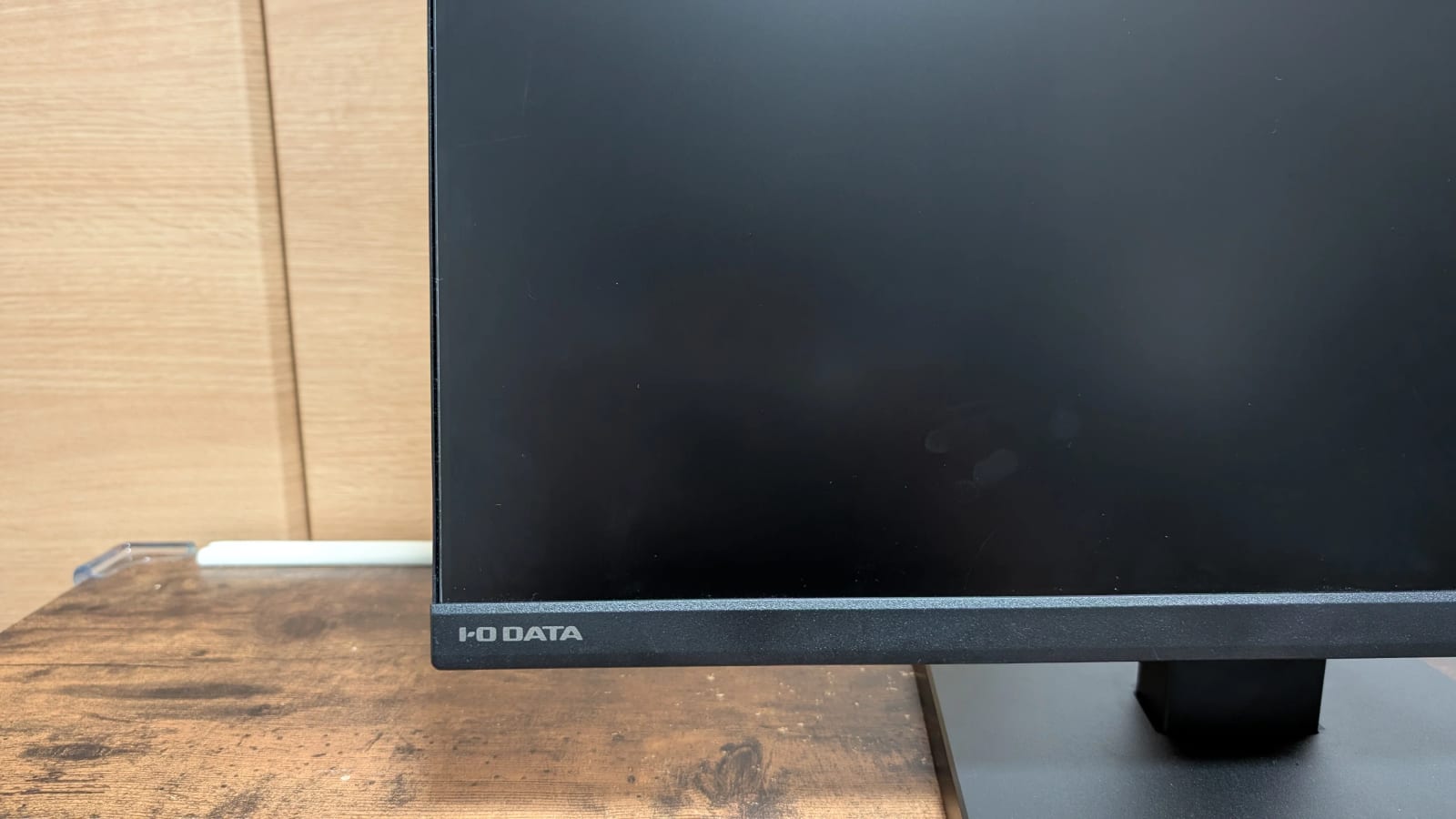 ベゼル左下のアップ