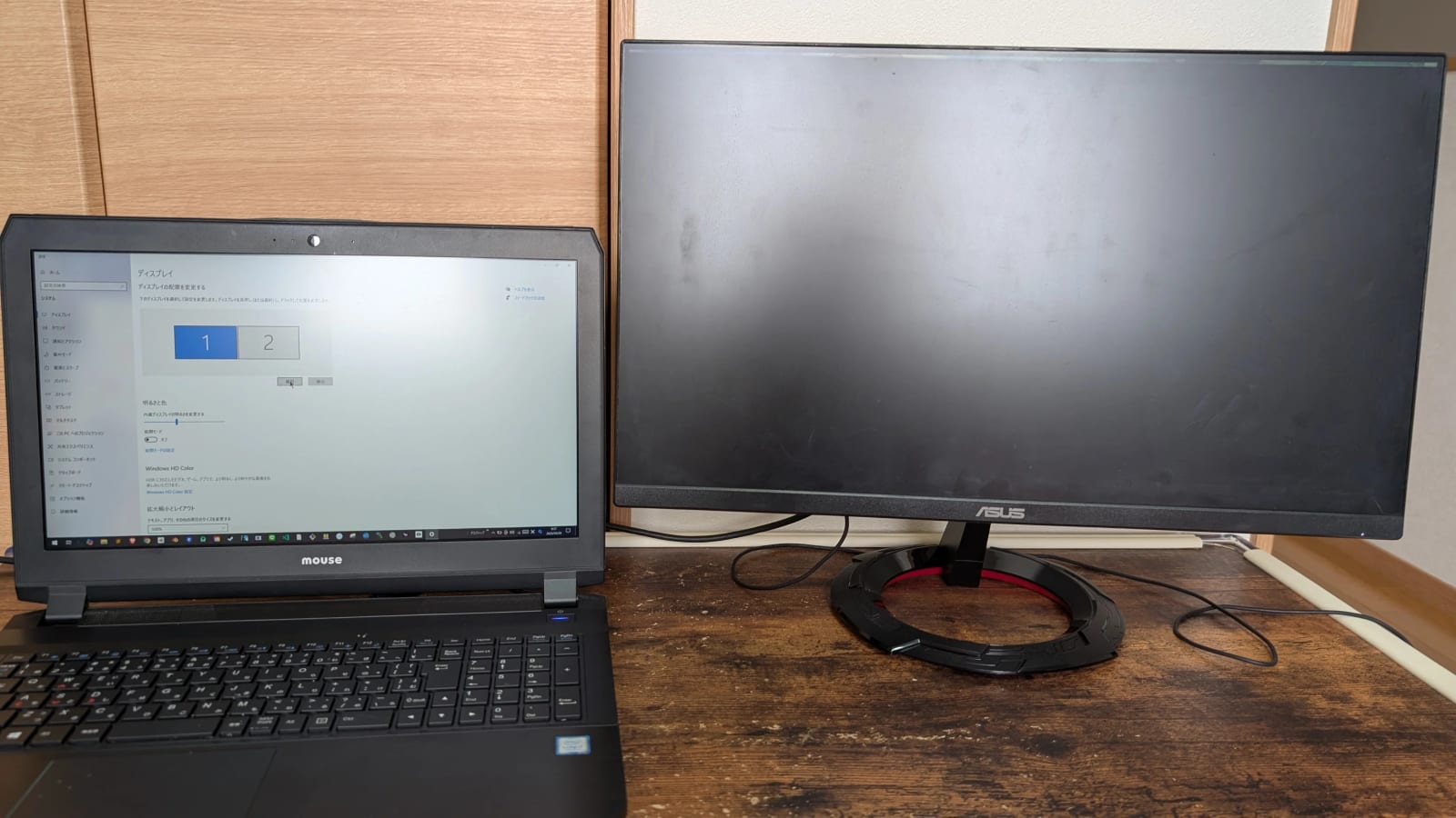 PCとモニターをつないで映らないことを確認