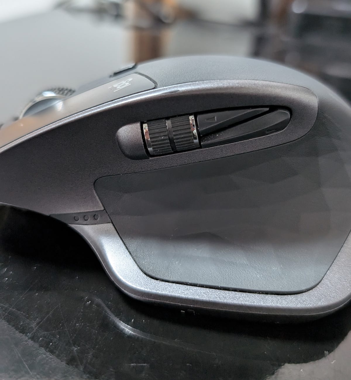 ロジクール MX Master 2S の横スクロールボタン